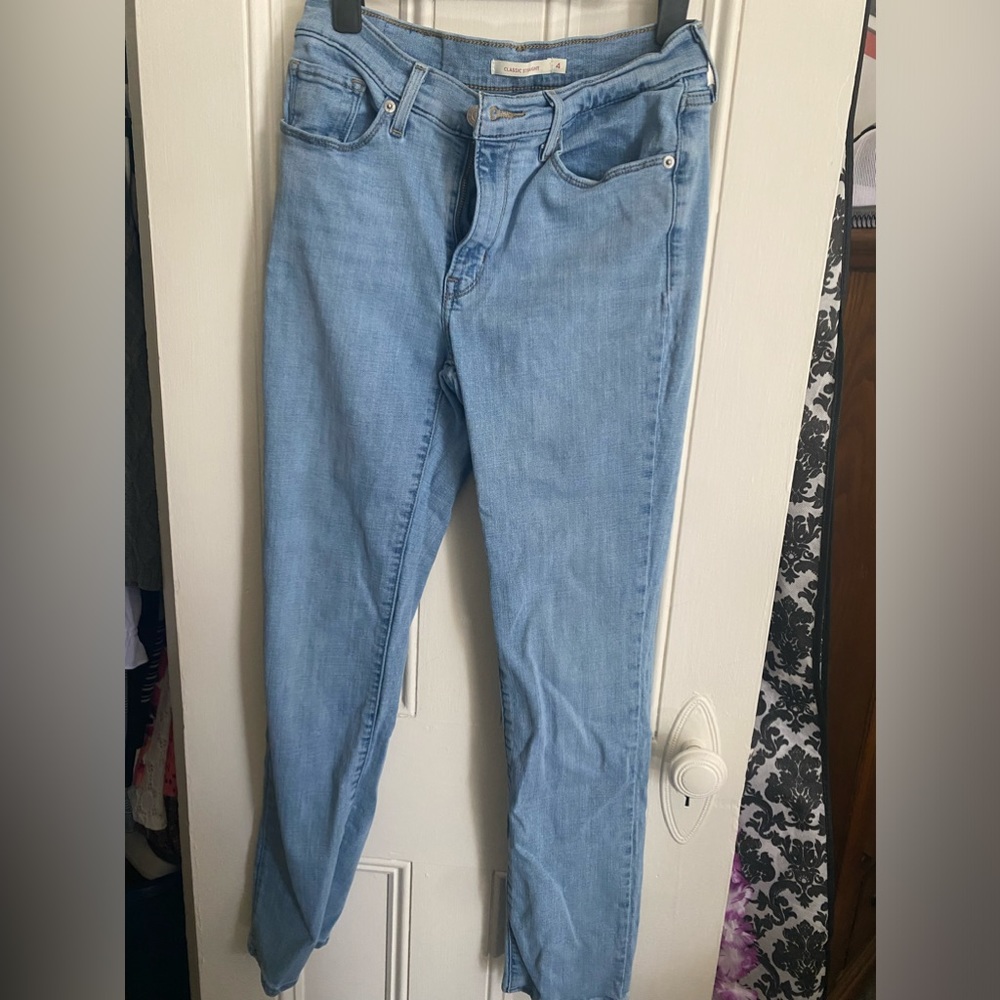 Levi Strauss & CO. Classic Straight Jeans